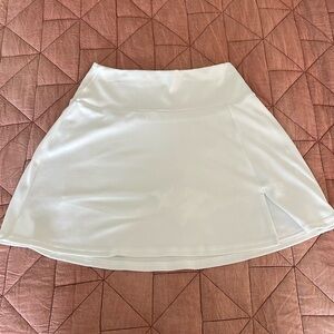 Arie Real Me White Mini Skort